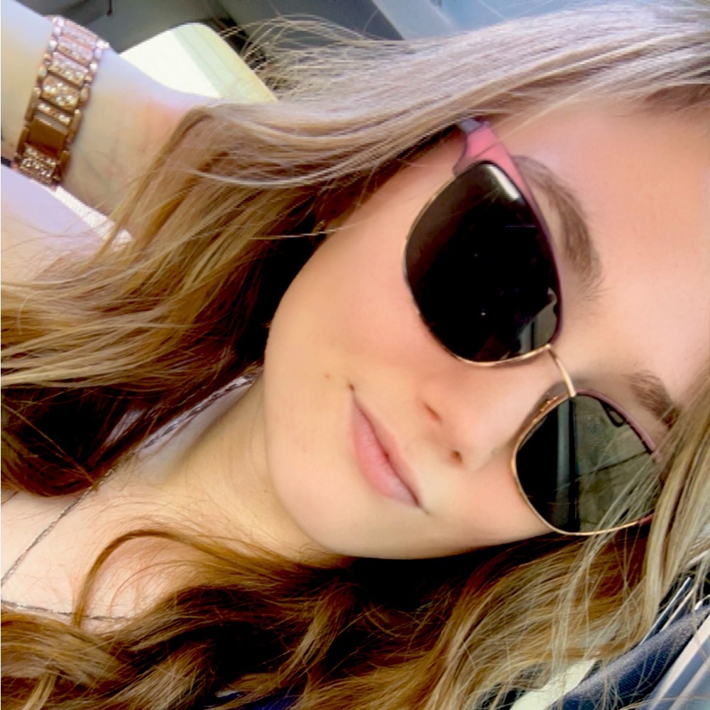 Meet your Posher, Jessica